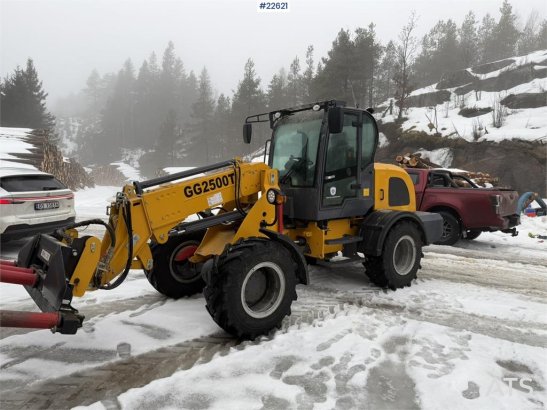 Günter Grossmann Ladowarka GG2500T telehandler with a bucket and l Günter Grossmann Ladowarka GG2500T telehandler with a b...