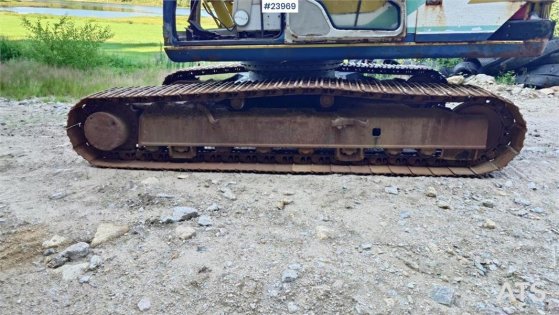 Kobelco SK200LC Excavator with digging bucket SK200LC Excavator with digging bucket 1991 2 Crawler Excavators image 5