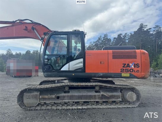 Hitachi ZX250LC-5B Crawler Excavator – Rototilt and 2 Buck ZX250LC-5B Crawler Excavator – Rototilt and 2 Buck 2014 2 Crawl...