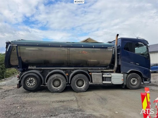 Volvo FH16 8x4 Tipper Truck with Asphalt Body and Stone 590 2018 2 image 5