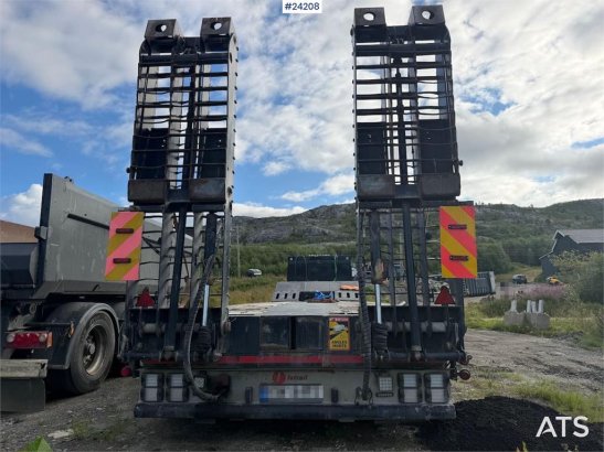 Istrail 3 axle machine trailer w/ extension, widening and Istrail 3 axle machine trailer w/ extension, widening and 2018 2...