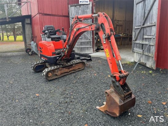 Kubota U17-3a Mini Excavator with Digging Bucket – Custom U17-3a Mini Excavator with Digging Bucket – Custom 2009 2 image 5