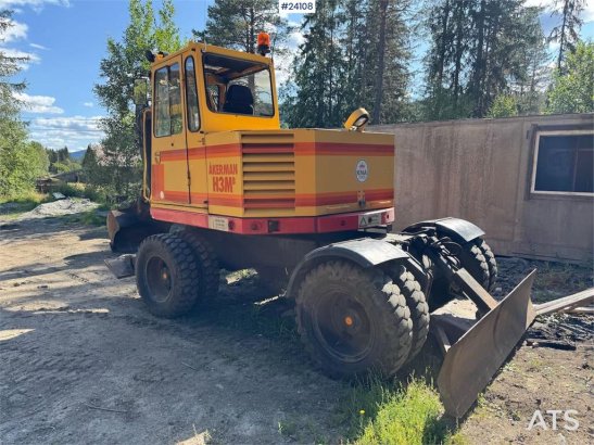 Åkerman H3M Wheeled Excavator – Tiltrotator and Bucket H3M Wheeled Excavator – Tiltrotator and Bucket 1994 2 Wheeled Excav...
