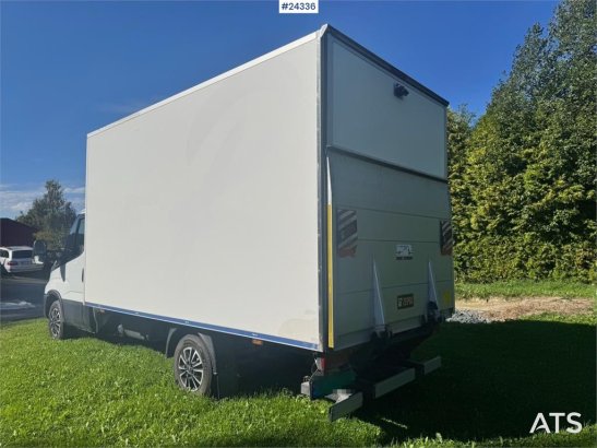Iveco 35S16 8-Pallet Box Truck with 2 Sets of Tyres 35S16 8-Pallet Box Truck with 2 Sets of Tyres 2022 2 Small Vans image 5