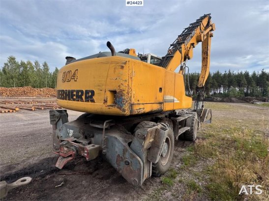 Liebherr A904C Wheeled Excavator w/ Hydraulically Elevating A904C Wheeled Excavator w/ Hydraulically Elevating 2008 2 Whee...