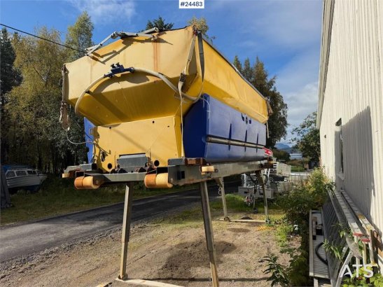 Stratos B90-42 sand spreader – 9 cubic meters Stratos B90-42 sand spreader – 9 cubic meters 2013 2 image 5