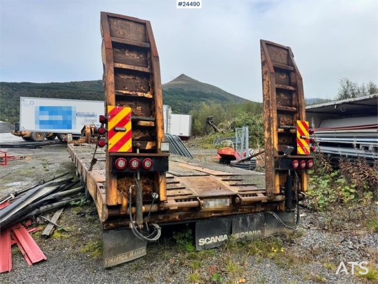 Damm 4-Axle Machinery Trailer with Hydraulic Ramps Damm 4-Axle Machinery Trailer with Hydraulic Ramps 2002 2 Lowloader tra...