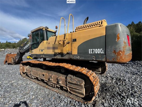 Volvo EC700C Tracked Excavator – Digging Bucket and Soos EC700C Tracked Excavator – Digging Bucket and Soos 2012 2 Crawler...
