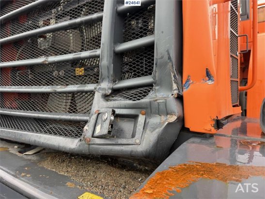 Doosan DL550-5 wheel loader with scale, bucket, and new t Doosan DL550-5 wheel loader with scale, bucket, and new t 2015 2...