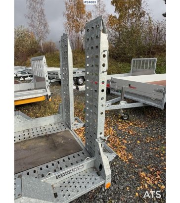 Brian James Trailers P-Draw 2400 Trailer with loading ramps Brian James trailers P-Draw 2400 Trailer with loading ramps 20...