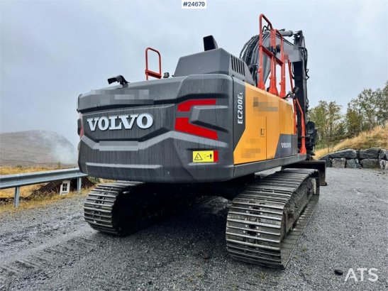 Volvo EC200EL Excavator with Steelwrist Rototilt and 2 B EC200EL Excavator with Steelwrist Rototilt and 2 B 2019 2 image 5