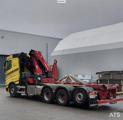 Volvo FH540 8x4 Tridem truck with 35 tm Hiab crane and 2 590 2022 2 Crane trucks image 5