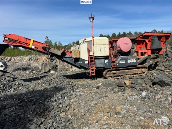 Sandvik UJ440i crusher w/ side conveyor and magnet UJ440i crusher w/ side conveyor and magnet 2016 2 image 6