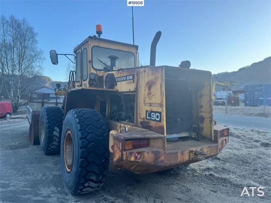 Volvo L90 Wheel Loader w/ Bucket L90 Wheel Loader w/ Bucket 1987 2 Wheel Loaders image 21