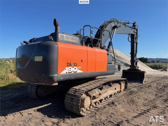 Hitachi ZX 190 LC-6 with Engcon rototilt og graveskuffe. ZX 190 LC-6 with Engcon rototilt og graveskuffe. 2018 2 Crawler E...