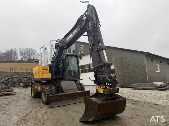 Volvo EW140C wheeled machine w/rototilt, sanding bucket EW140C wheeled machine w/rototilt, sanding bucket 2007 2 Wheeled E...