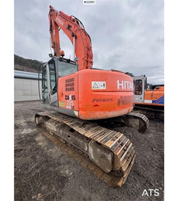 Hitachi ZX225 Tracked excavator with digging bucket – Engi ZX225 Tracked excavator with digging bucket – Engi 2008 2 Crawl...