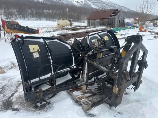 Tellefsdal V-plough high w/ new steel. 3 meters Tellefsdal V-plough high w/ new steel. 3 meters 2007 2 image 18