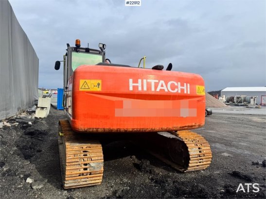 Hitachi ZX210LC-3 crawler excavator with digging bucket, g ZX210LC-3 crawler excavator with digging bucket, g 2008 2 Crawl...