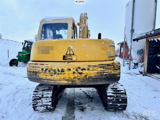 Komatsu PC60-7 crawler excavator with powertilt and 3 buck PC60-7 crawler excavator with powertilt and 3 buck 1994 2 Crawl...