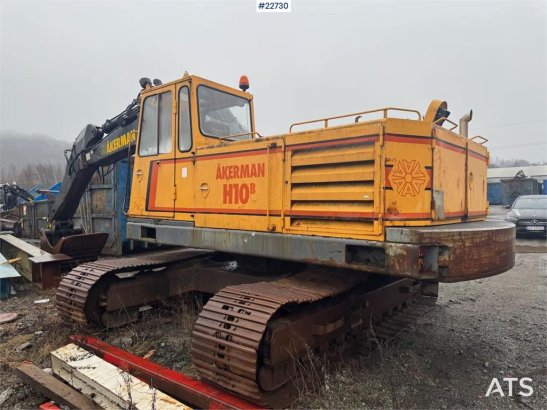 Åkerman H10B crawler excavator with digging bucket. H10B crawler excavator with digging bucket. 2 Crawler Excavators image 51