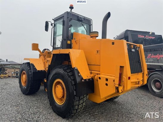 CASE 721B Wheel Loader with bucket 721B Wheel Loader with bucket 1995 2 Wheel Loaders image 21