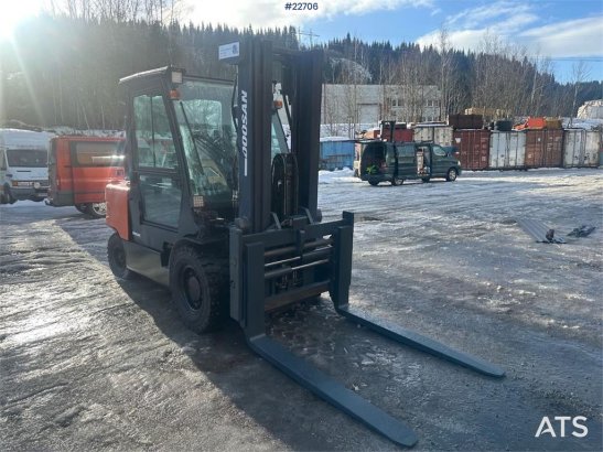 Doosan D55C-5 forklift 5.5 tons w/ 4.5 meter lift height Doosan D55C-5 forklift 5.5 tons w/ 4.5 meter lift height 2011 2 F...