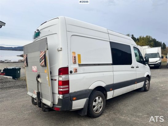 Mercedes-Benz Sprinter 316 w/ Lift REPAIR OBJECT Sprinter 316 w/ Lift REPAIR OBJECT 2011 2 Small Vans image 21