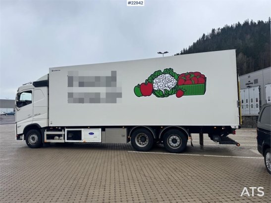 Volvo FH420 6x2 box truck with fridge/freezer unit – Bus 590 2021 2 image 51