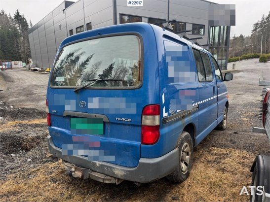 Toyota Hiace 4WD with 2 sets of tires Hiace 4WD with 2 sets of tires 2005 2 Small Vans image 36