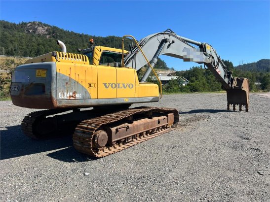 Volvo EC240 nlc Excavator w/ bucket WATCH VIDEO EC240 nlc Excavator w/ bucket WATCH VIDEO 2005 2 Crawler Excavators image 12