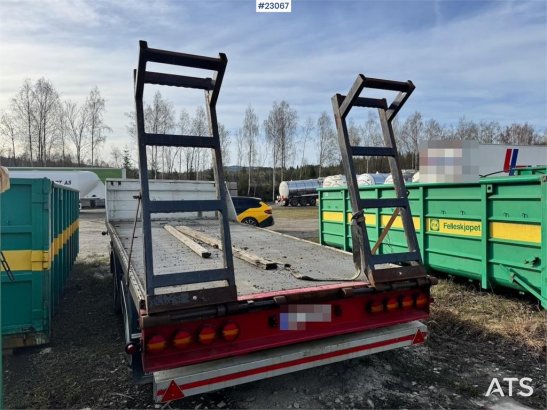 Hengsrød 2-axle machinery trailer – manual ramps Hengsrød 2-axle machinery trailer – manual ramps 2000 2 Lowloader trailer...