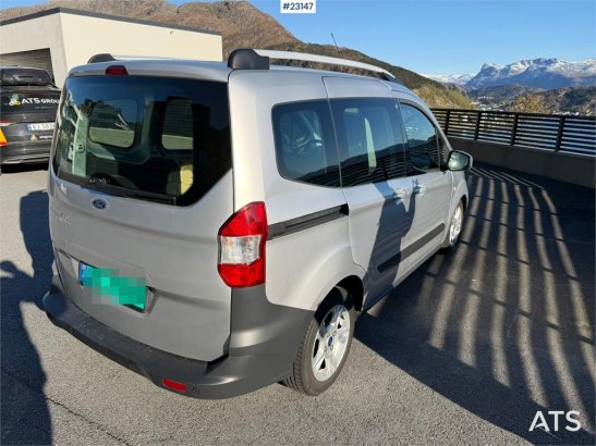 Ford Transit Courier with roof rails, chains, summer/wi Transit Courier with roof rails, chains, summer/wi 2018 2 Small Va...