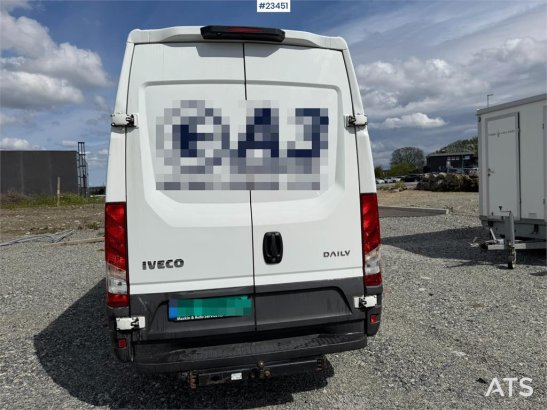 Iveco 35S16 4x2 4-pallet van with 1 sliding door 35S16 4x2 4-pallet van with 1 sliding door 2020 2 Small Vans image 6