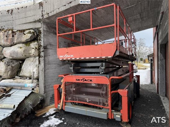 SkyJack SJ9250 scissor lift Skyjack SJ9250 scissor lift 2016 2 Scissor Lifts image 36