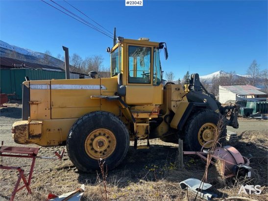 Volvo L90D wheel loader w/ LED lights, folding wing setu L90D wheel loader w/ LED lights, folding wing setu 2002 2 Wheel L...