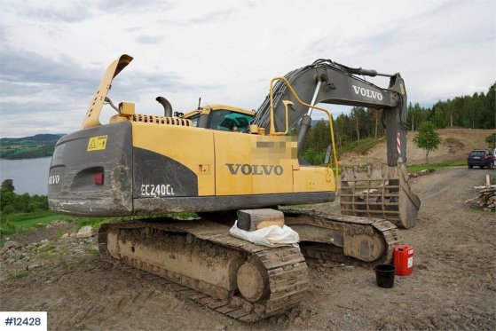 Volvo EC240CL Crawler Excavator with 2 Buckets EC240CL Crawler Excavator with 2 Buckets 2008 2 Crawler Excavators image 51