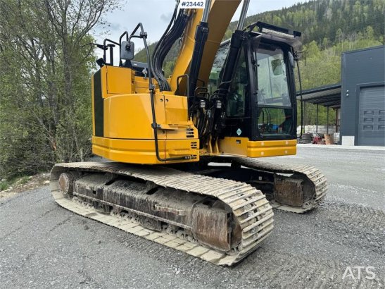 CAT 325FLCR Excavator – 2 Buckets, R8 Rototilt and Mak 38 2017 2 Crawler Excavators image 36