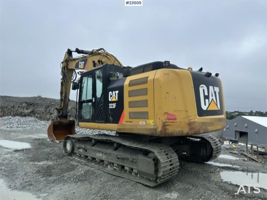 CAT 323FL with tilt and digging bucket 36 2018 2 image 6