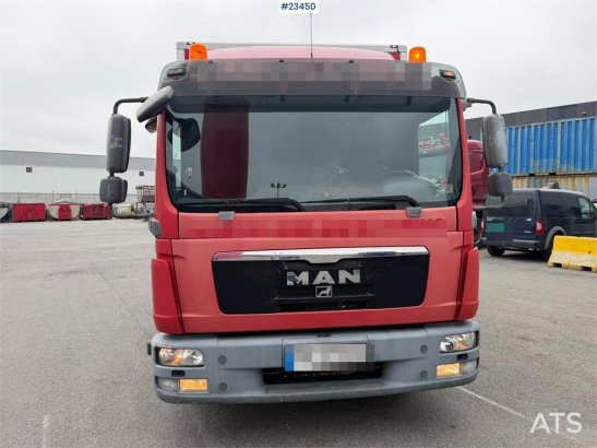 MAN TGL 8.220 4x2 box truck with a 2-ton lift TGL 8.220 4x2 box truck with a 2-ton lift 2013 2 image 6