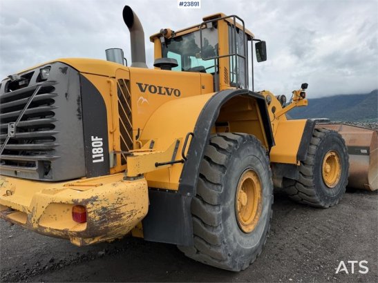 Volvo L180F Wheel loader with bucket L180F Wheel loader with bucket 2008 2 Wheel Loaders image 6