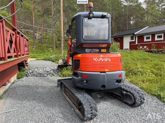 Kubota U35-3 mini excavator with 3 buckets, rototilt, and U35-3 mini excavator with 3 buckets, rototilt, and 2017 2 image 6