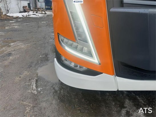 Volvo FH crane truck 8x2 w/ 95 t/m crane, jib and winch, 590 2024 2 Crane trucks image 6