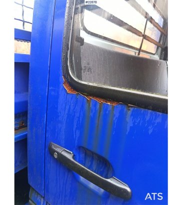 Mercedes-Benz 616 CDI 5-seater flatbed truck as a repair object Mercedes-Benz 616 CDI 5-seater flatbed truck as a repair o...