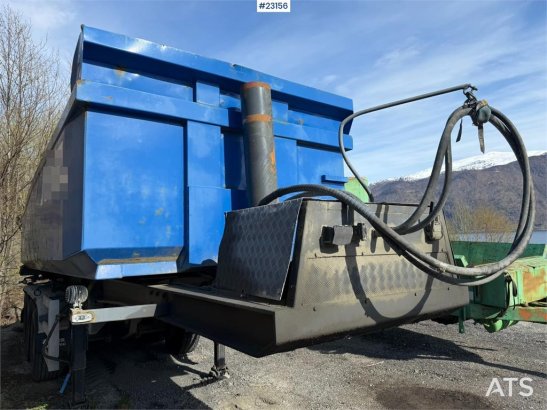 Maur Bilpåbygg 3 axles and tipping semi-trailer for sale as a rep Maur bilpabygg 3 axles and tipping semi-trailer for sale...