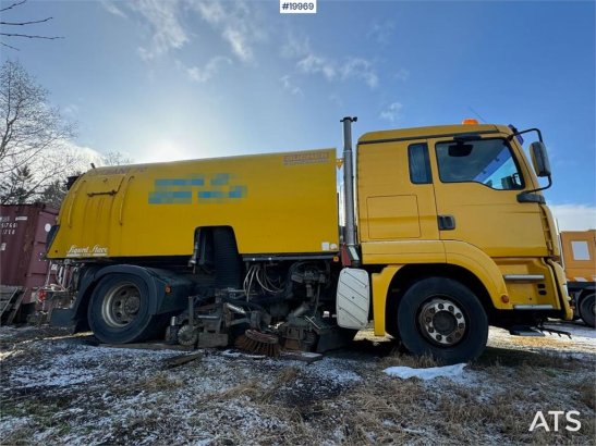 MAN 18.313 Sweeper w/ Bucher Optifant 70 superconstruc 18.313 Sweeper w/ Bucher Optifant 70 superconstruc 2002 2 image 21