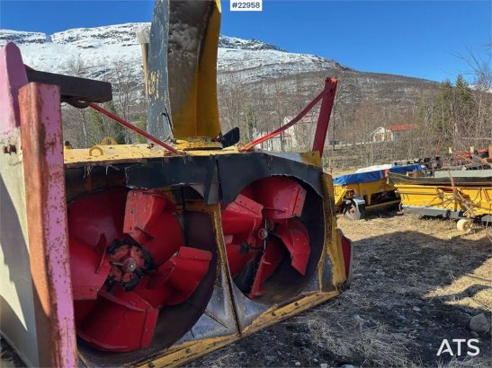 Øveraasen PW1350 Unit 2 snow blower Øveraasen PW1350 Unit 2 snow blower 1975 2 image 36