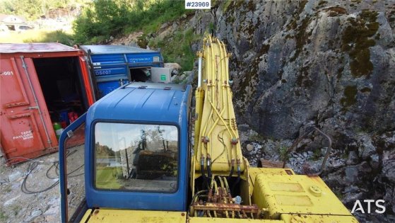 Kobelco SK200LC Excavator with digging bucket SK200LC Excavator with digging bucket 1991 2 Crawler Excavators image 6