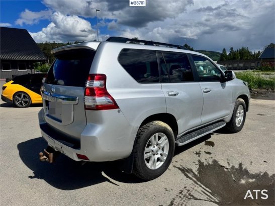 Toyota Land Cruiser – 190 HP – 2 Sets of Tires Land Cruiser – 190 HP – 2 Sets of Tires 2014 2 Small Vans image 6