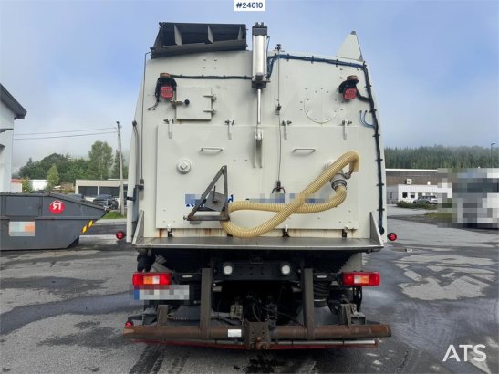 Volvo FM410 6x2 Sweeper Truck – Well Equipped – 282,000 FM410 6x2 Sweeper Truck – Well Equipped – 282,000 2012 2 image 21